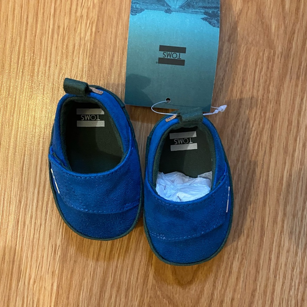 Brand new baby Toms